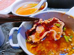 绝代双椒小嫩牛-热火朝天鲜切牛肉火锅(南强街巷店)