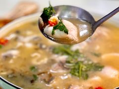酸汤黑鱼片-老舅老蒙肉饼非遗店(一店)
