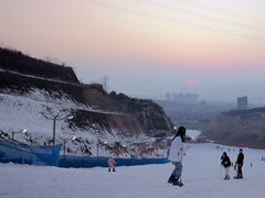 -采薇庄园四季滑雪场