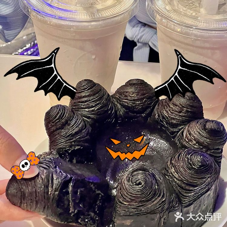 不给糖就吃块蛋糕吧🎃我是万圣节小机灵gui