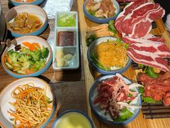 -明洞阿姨·韩式酱蟹烤肉·创意料理(三元桥店)