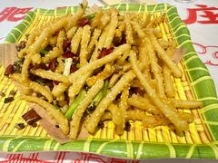 -肥肥虾庄·金牌油焖大虾(汉口城市广场店)