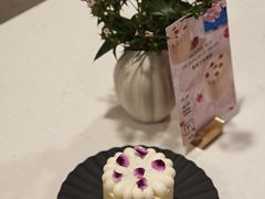 -潮一不贰·法式甜品·生日蛋糕·西式简餐(外滩店)