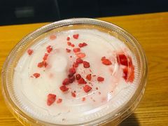 草莓酸奶星冰乐-星巴克臻选(武汉首义汇店)