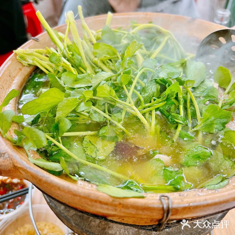 埋单也才490元，着实是近来吃得最便宜又饱的一顿