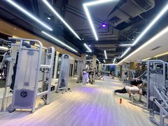 -威克健身游泳(万菱汇店)