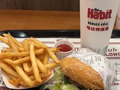 -The Habit Burger Grill 哈比特汉堡(世博店)