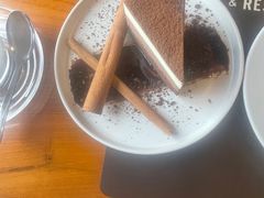 -Chom Cafe and Restaurant