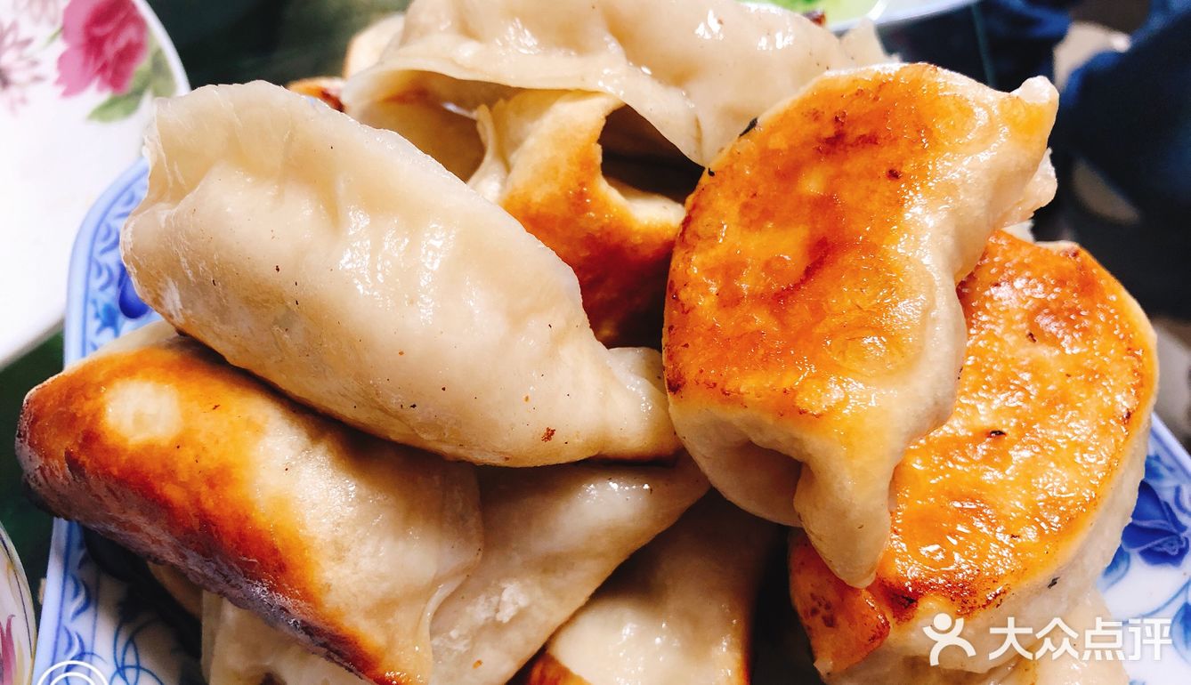 饺子大变身，红太狼的平底锅还有这个用处！