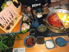 -湊湊火锅·茶憩(南京东路悦荟店)