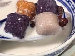 红豆牛奶芋圆-恒信牛奶甜品(南京总店)