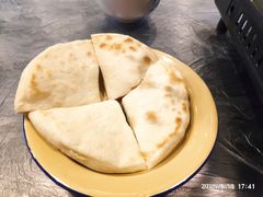 白面锅盔-正宗简阳羊肉汤(荣盛·布鲁明顿广场店)