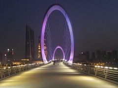 -南京眼步行桥