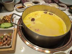 -洪氏嗨捞·猪肚鸡火锅(阳光天地店)