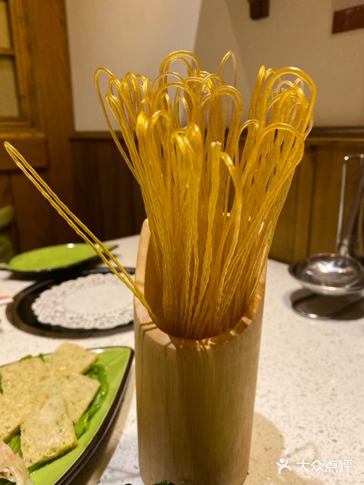 素渡·一茶一素素食馆(新疆店)松茸菌粉条图片
