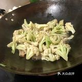 多吃蔬菜身体好-猪油炒花菜