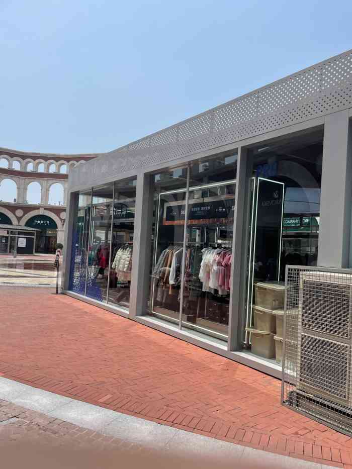 coach(佛罗伦萨小镇奥莱店)-"由于每次去都是工作日,所幸也没太多人更