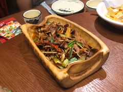 -老滇山寨•云南特色菜•地方菜•民族风情歌舞表演(金碧店)