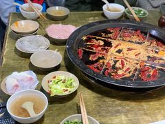 -渝嘴小老弟老火锅(华新村店)