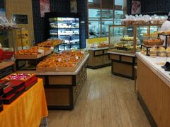 面包甜点陈列柜-皇家美孚·蛋糕外送(东部佳世客店)