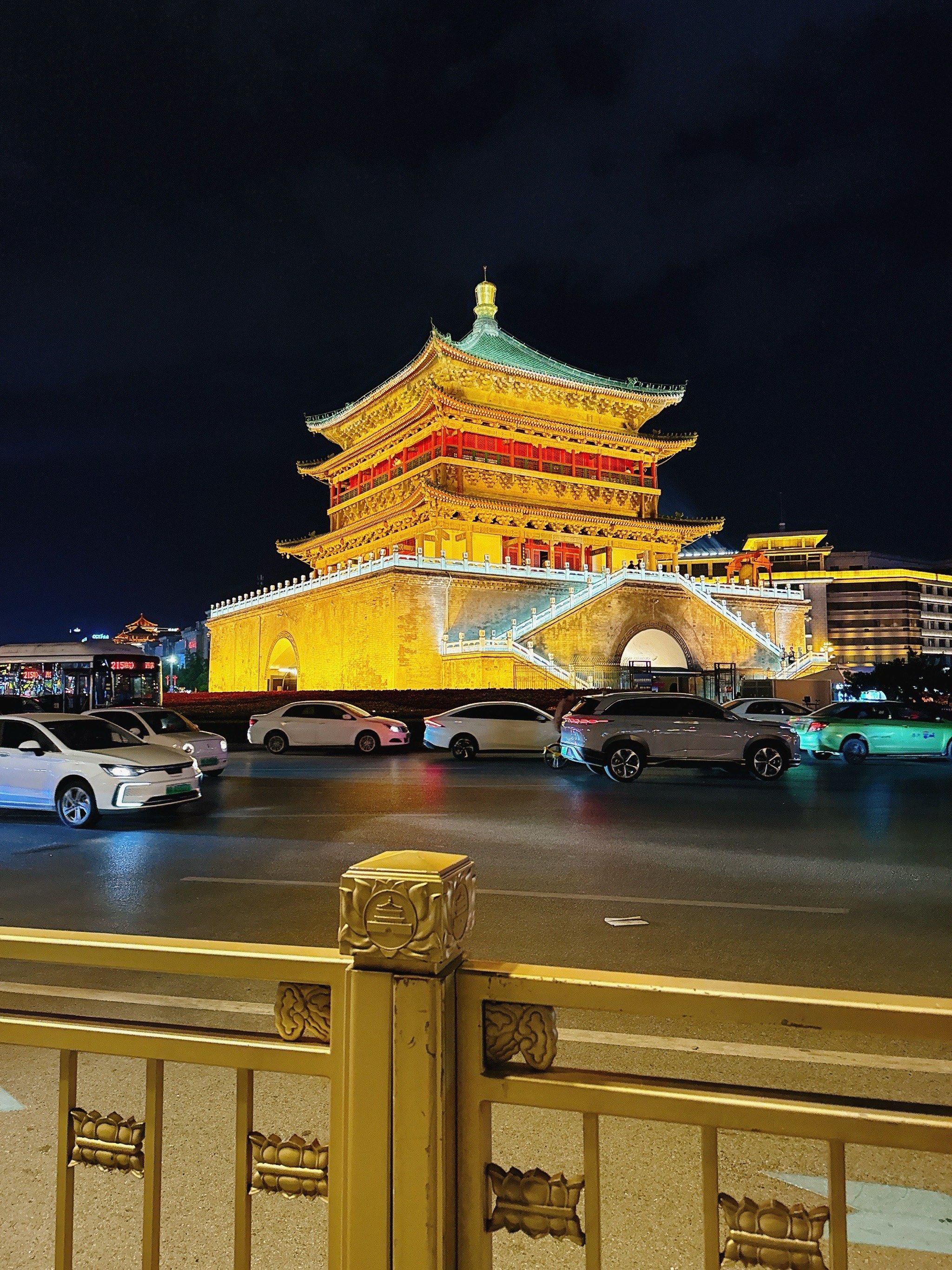 漫步钟楼夜景 一步一景