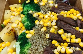 Slow-Seared Black Pepper Beef Salad