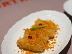 避风塘九肚鱼-新荣记(南京西路店)