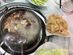 -南渝食府.墨脱石锅松茸鸡
