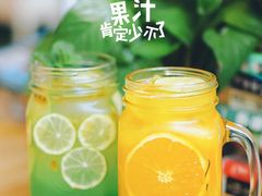-84那年咖啡馆(李沧万达店)