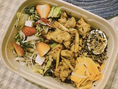冬阴功汤烤鸡低卡轻食碗-WHEAT&BAKER-麥(凯德来福士店)