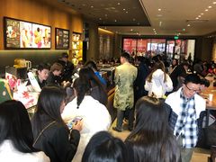 等位区-星巴克(保定万博广场店)