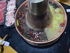 -果松木炭酸菜铜火锅·外婆参鸡汤