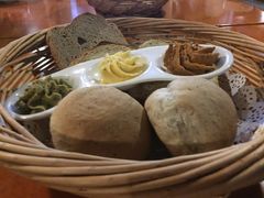 自制面包篮BreadBasket-布拉格餐厅· 中欧捷克菜(全国首店)