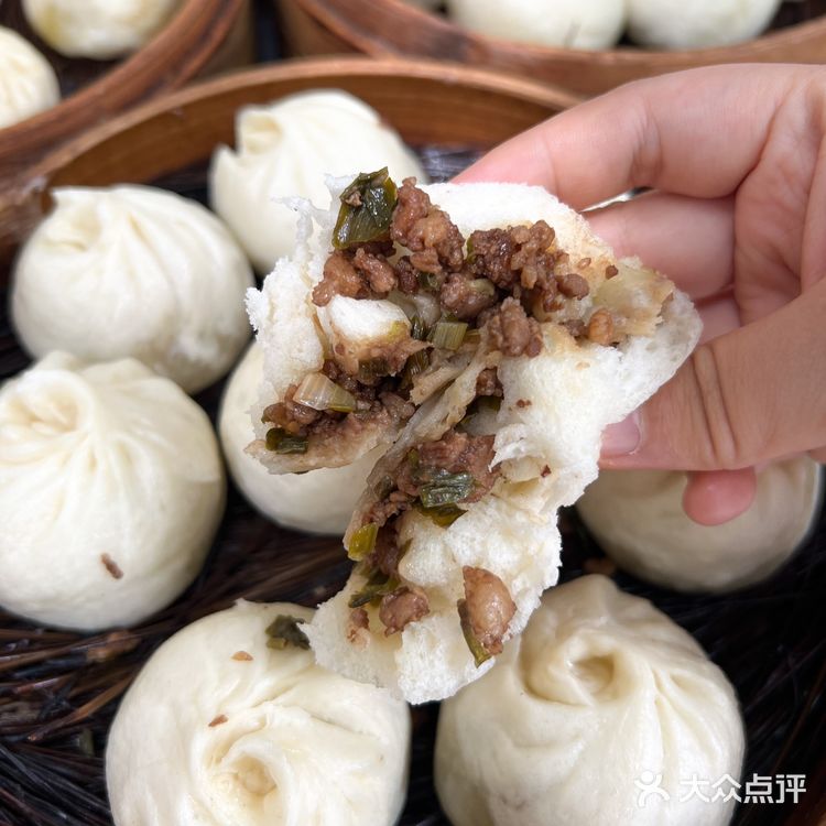 专门开车来玉林路吃的包子。。。值得我N刷!!
