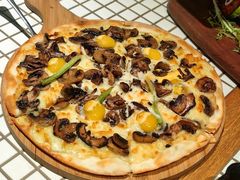 黑松露菌菇披萨-小满Grainkitchen(滨江商业广场店)