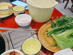 -菌之家·专业纯野生菌火锅·特色炒菌