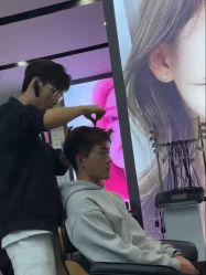 -藤野造型烫染·漂发