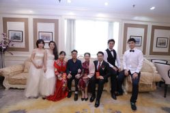 -艾米丽婚纱礼服