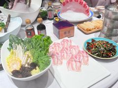 -泓炙颐凤鲜海鲜火锅料理(桐乡店)