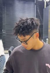 -尤司男士国潮理发馆