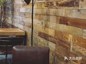 环境：好喜欢这个设计风格 冷冷酷酷又带点复古～就开在