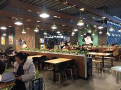 大堂-麦当劳(郑州东高铁站店)