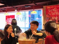 大堂-鲜入围煮花胶鸡海鲜火锅