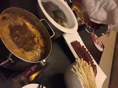 -小天鹅火锅·一线江景洪鼎旗舰店(洪崖洞店)