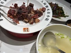 -乔家小院•非遗驴肉•青岛菜(滨河路店)
