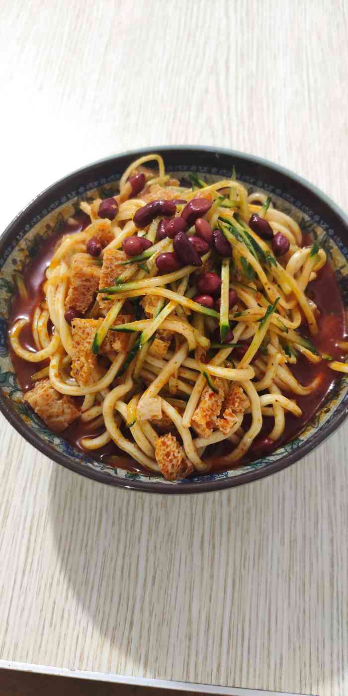 点的是三混炒米皮 担担面还有米线特别好吃!