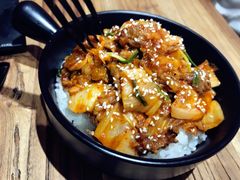 威克特招牌辣白菜肥牛饭-威克特披萨汉堡