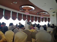 -荣誉国际酒店-云顶旋转餐厅