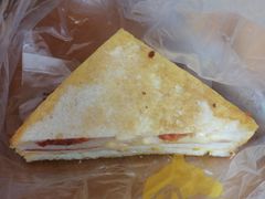 奶酪三角形面包-味多美蛋糕(灯市口店)