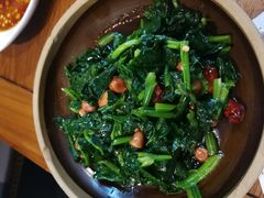 果仁菠菜-好嫂子酱猪手•农家菜(华远坊店)